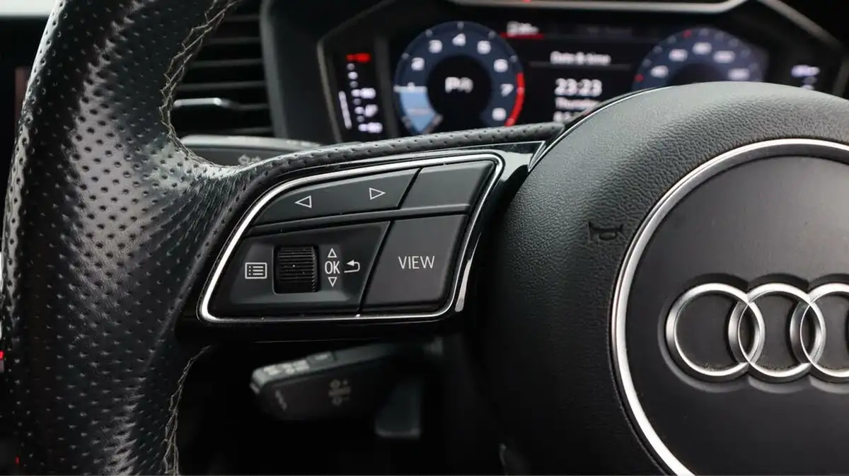 2021-audi-a1-10-25-tfsi-black-edition-s-tronic-big-24