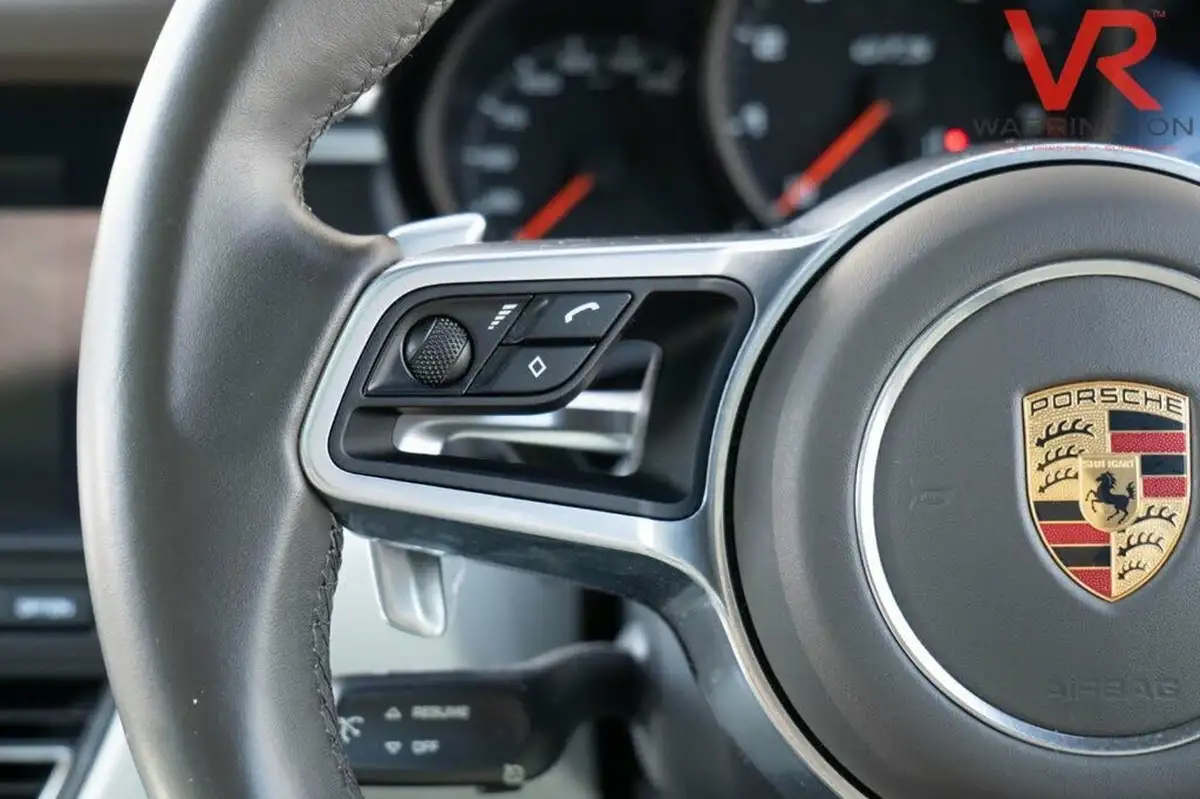2020-porsche-macan-29-v6-gts-big-10