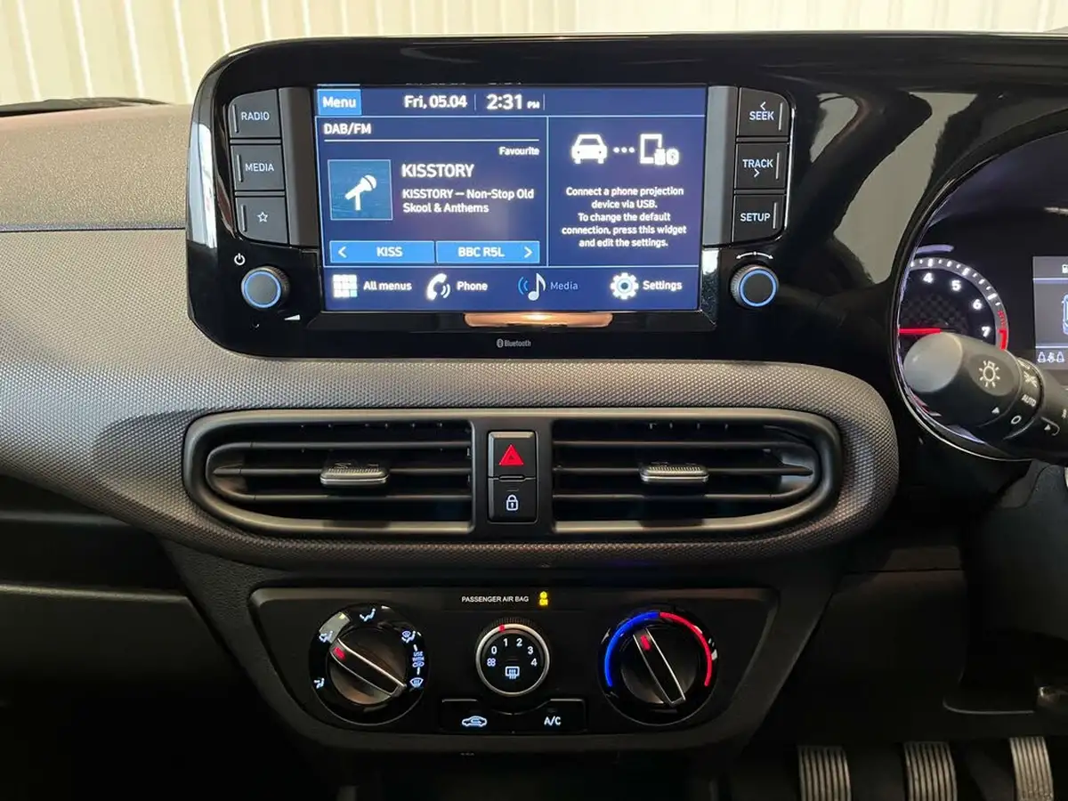 2021-hyundai-i10-10-se-connect-big-20