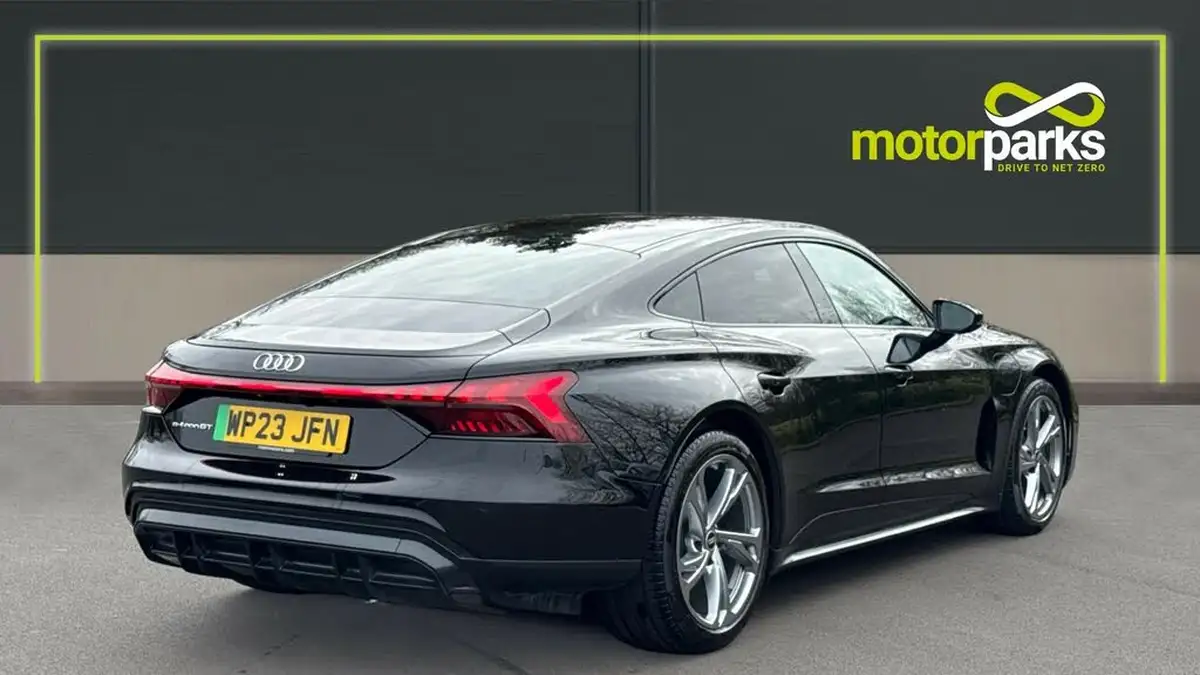 2023-audi-e-tron-gt-e-big-2