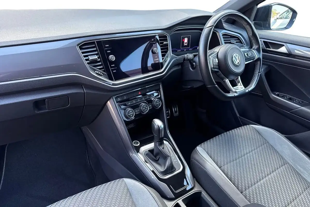 2019-volkswagen-t-roc-15-tsi-r-line-dsg-big-14