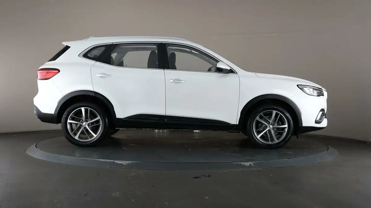 2022-mg-hs-15t-gdi-exclusive-162ps-dct-big-58
