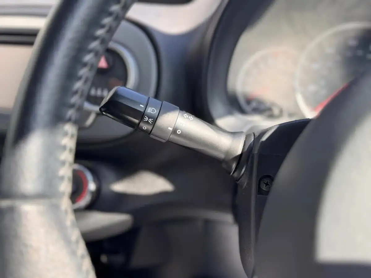 2013-toyota-yaris-133-tr-vvt-i-5d-big-51