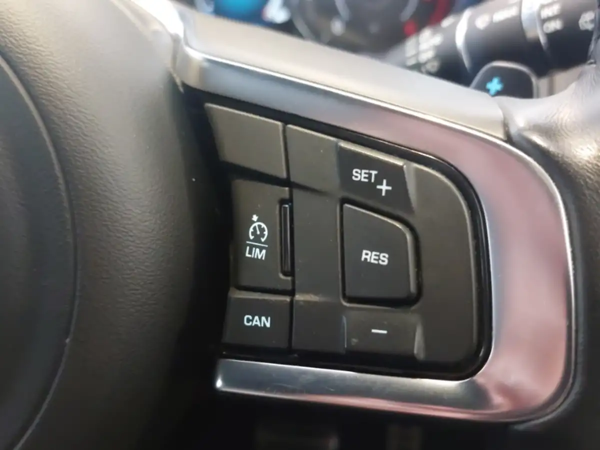 2019-jaguar-e-pace-20-i4d-r-dynamic-se-180ps-awd-auto-big-19
