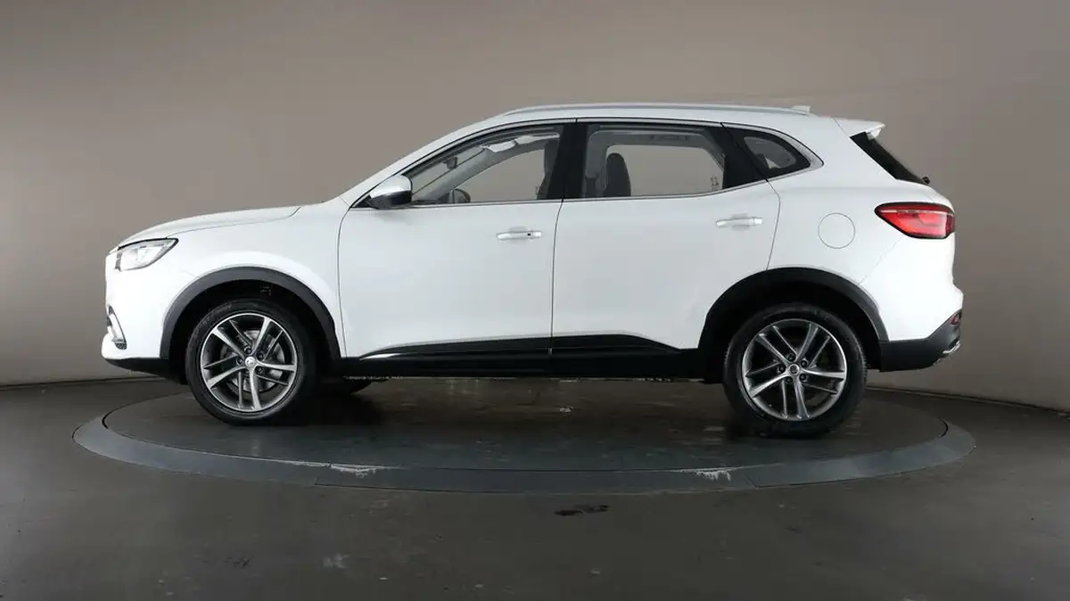 2022-mg-hs-15t-gdi-exclusive-162ps-dct-big-34