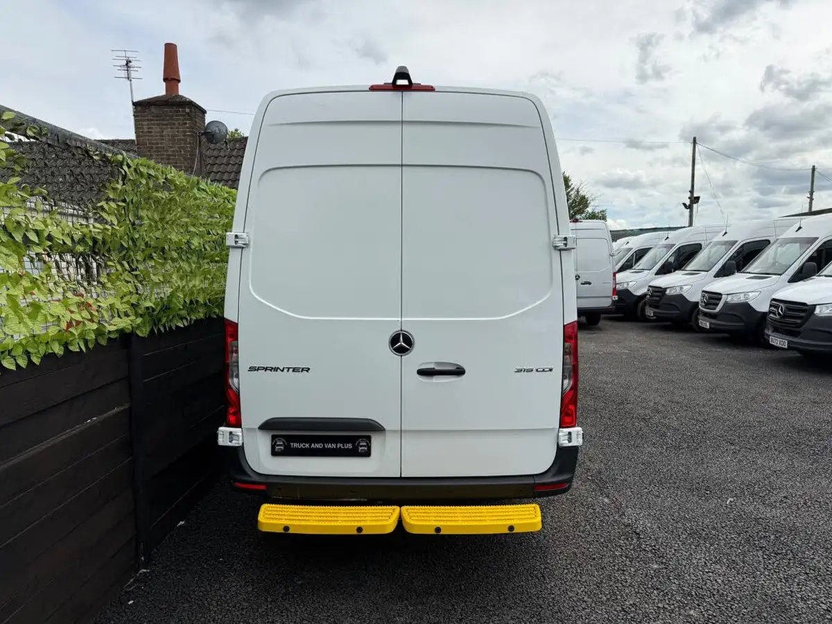 2021-mercedes-benz-sprinter-20cdi-315-l1h1-progressive-150pseu6dt-panel-rwd-eco-gear-360-big-5