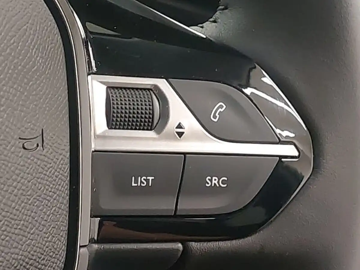 2024-peugeot-208-12-puretech-allure-big-13