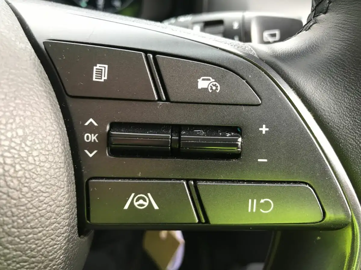 2023-hyundai-bayon-10-t-gdi-se-connect-dct-big-27
