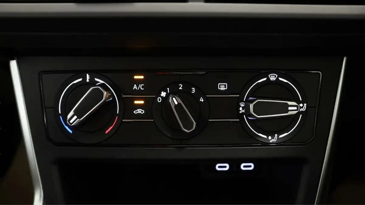 2022-volkswagen-polo-10-tsi-life-dsg-big-11