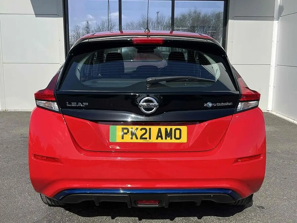 2021-nissan-leaf-e-acenta-big-3
