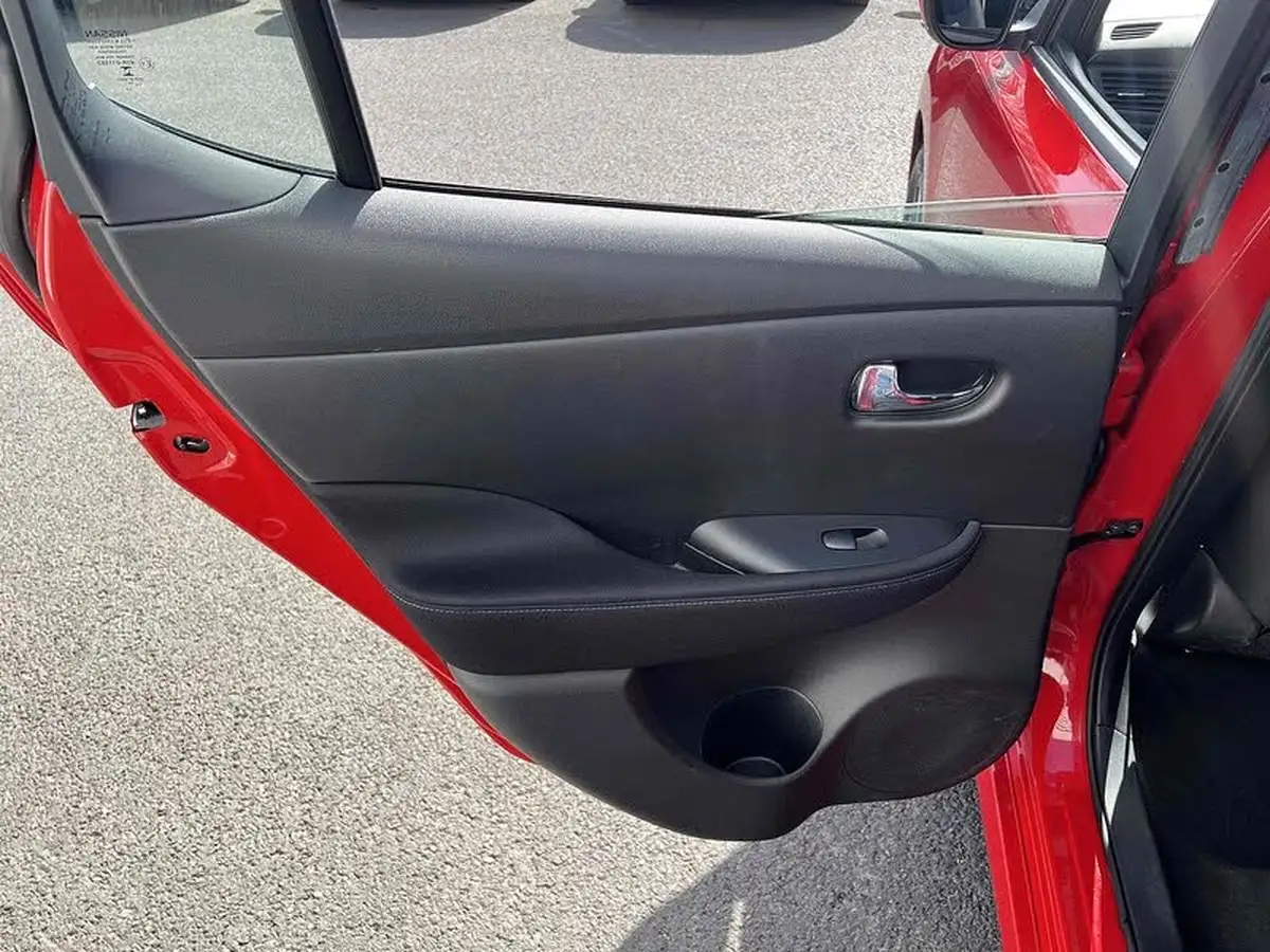 2021-nissan-leaf-e-acenta-big-27