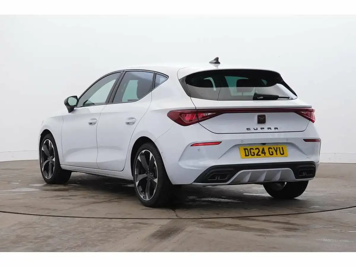 2024-cupra-leon-nf-15-etsi-v1-hatchback-big-2