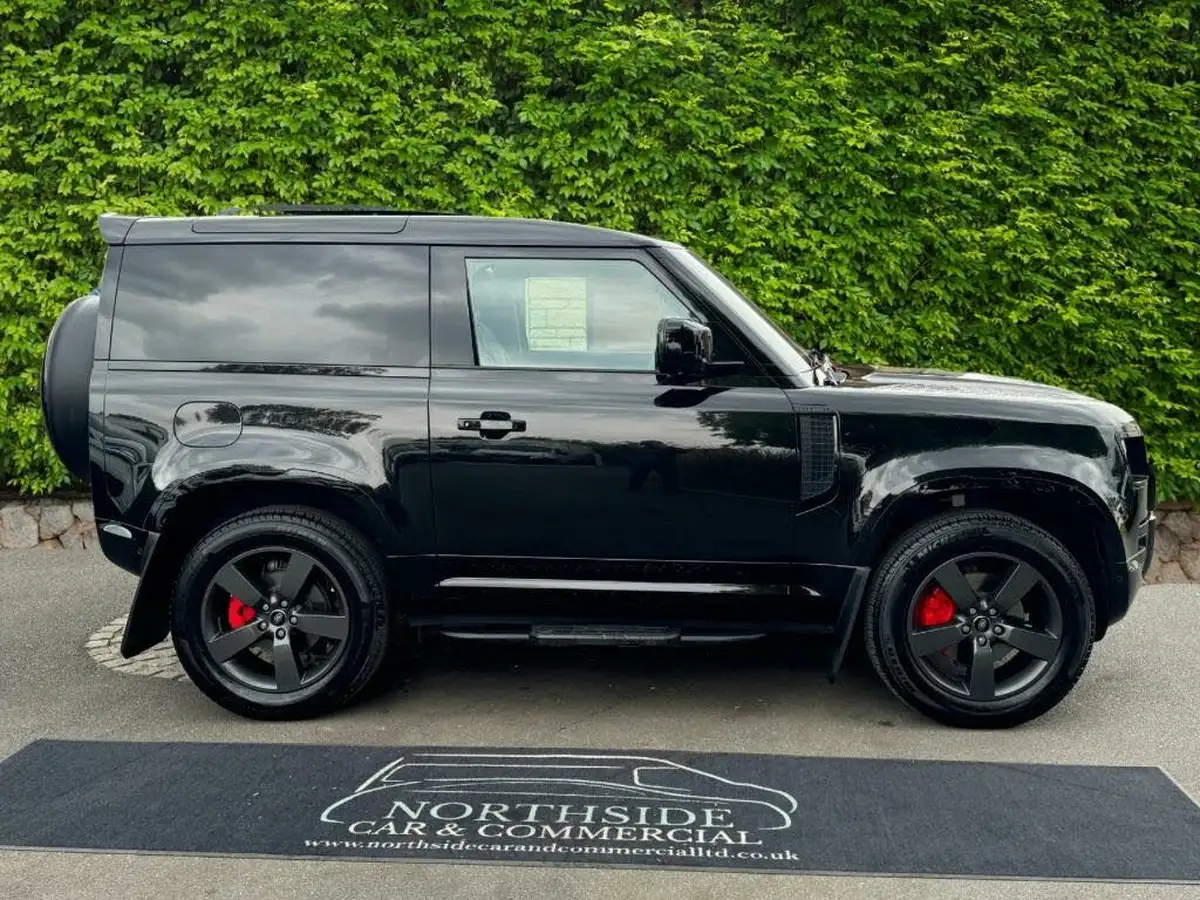 2023-land-rover-90-defender-30-d250-x-dynamic-hse-big-3