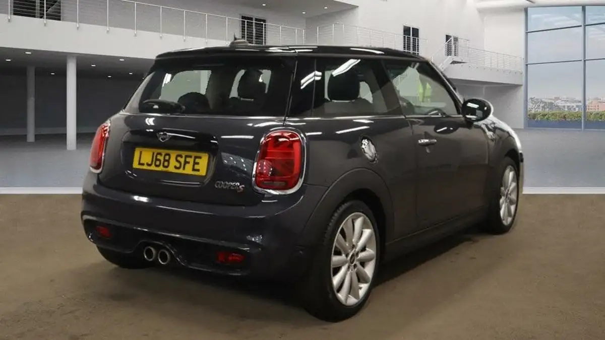 2018-mini-cooper-20-cooper-s-classic-ss-hatchback-3d-auto-big-4