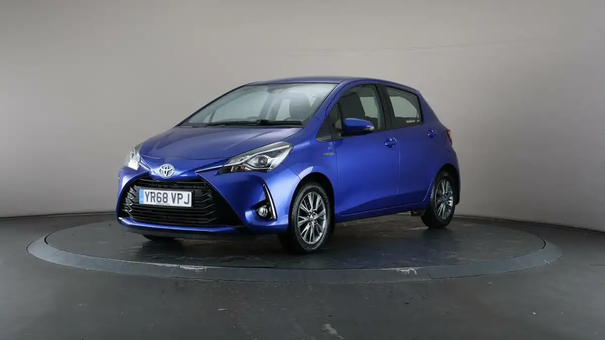 2018-toyota-yaris-15-vvt-i-icon-hybrid-big-43