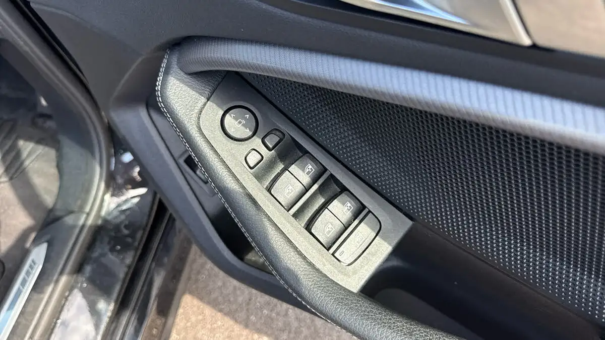 2021-bmw-1-series-15-118i-m-sport-lcp-dct-big-27