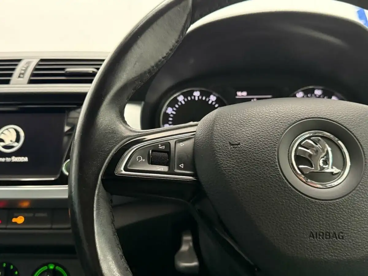 2016-skoda-fabia-12-tsi-colour-edition-big-18