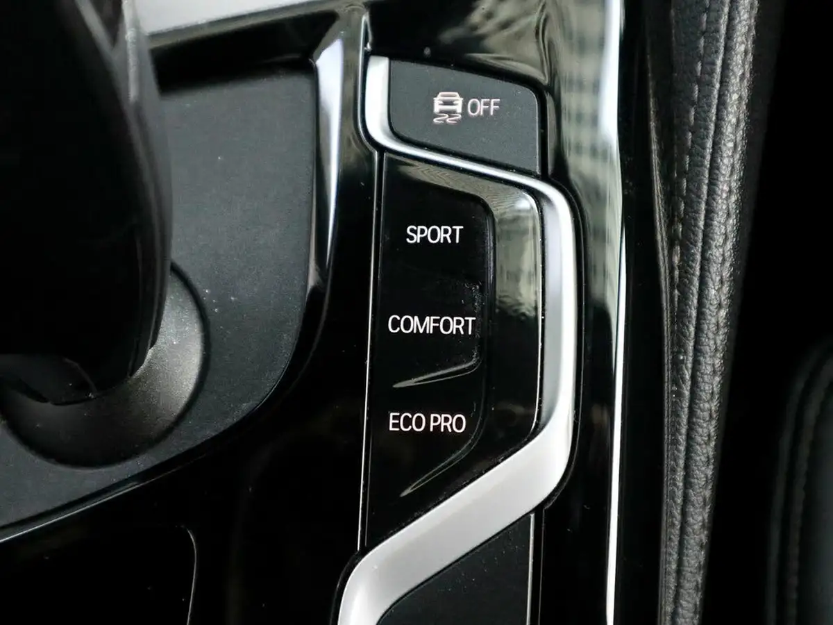 2019-bmw-5-series-20td-520d-m-sport-190bhp-plus-pack-saloon-4d-big-35