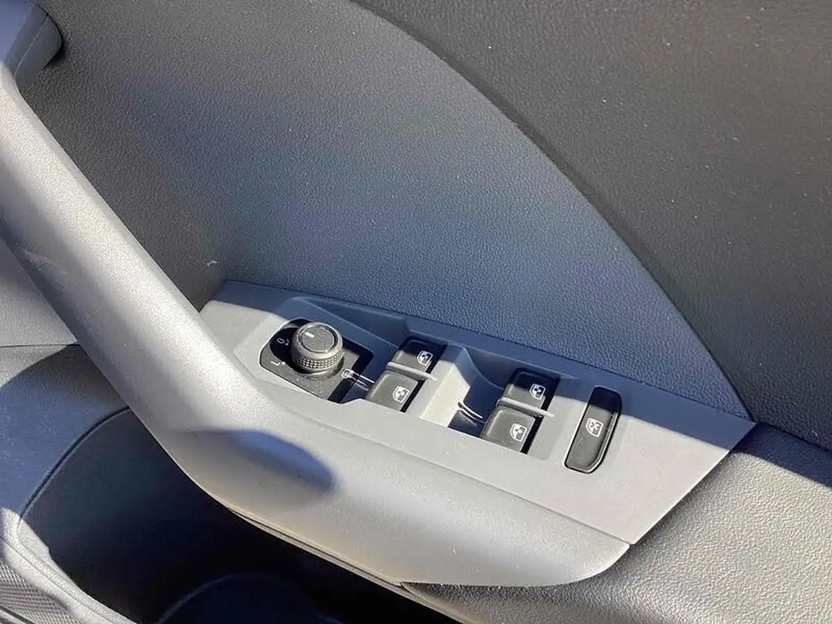 2020-volkswagen-t-cross-10-tsi-se-115ps-big-28