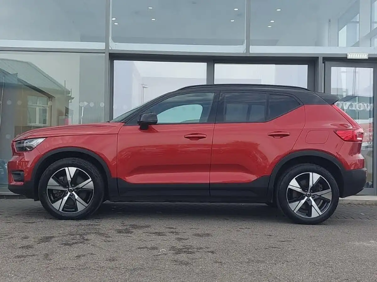 2022-volvo-xc40-e-recharge-plus-228bhp-big-3