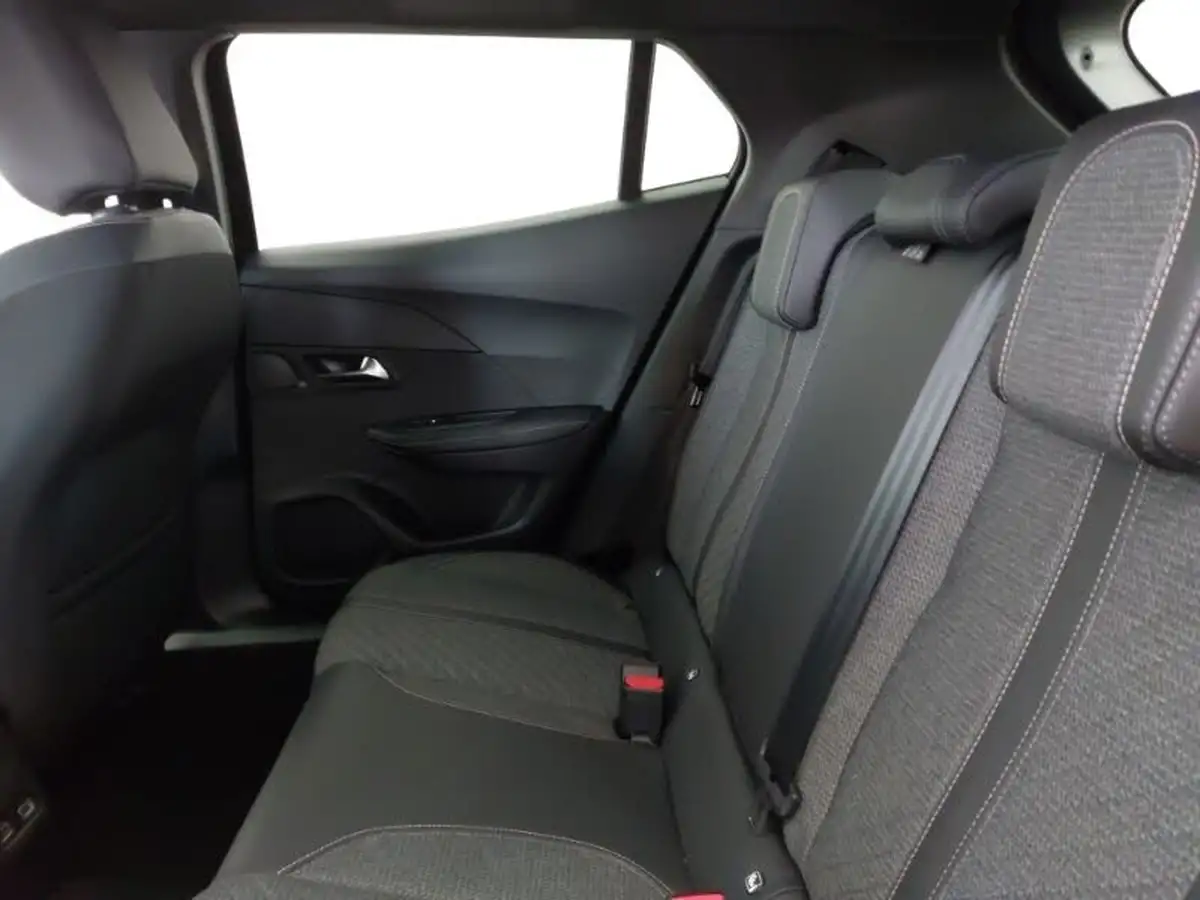 2024-peugeot-2008-suv-12-puretech-allure-130ps-big-5