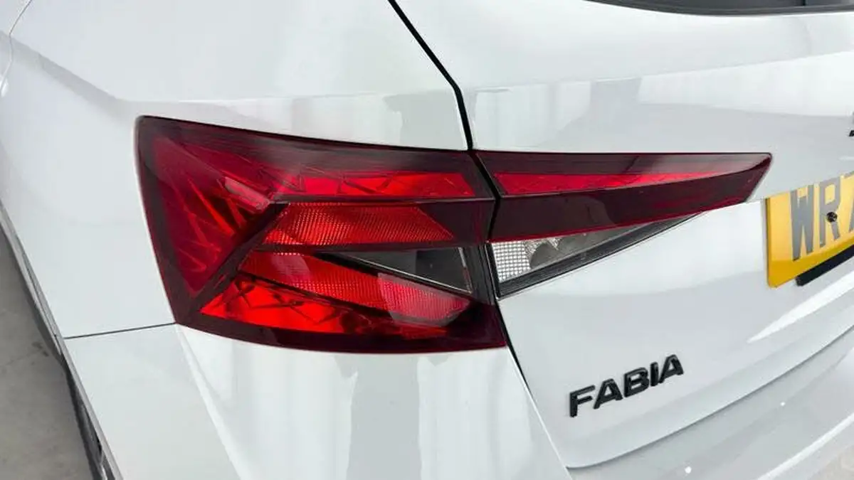 2023-skoda-fabia-15-tsi-monte-carlo-big-28