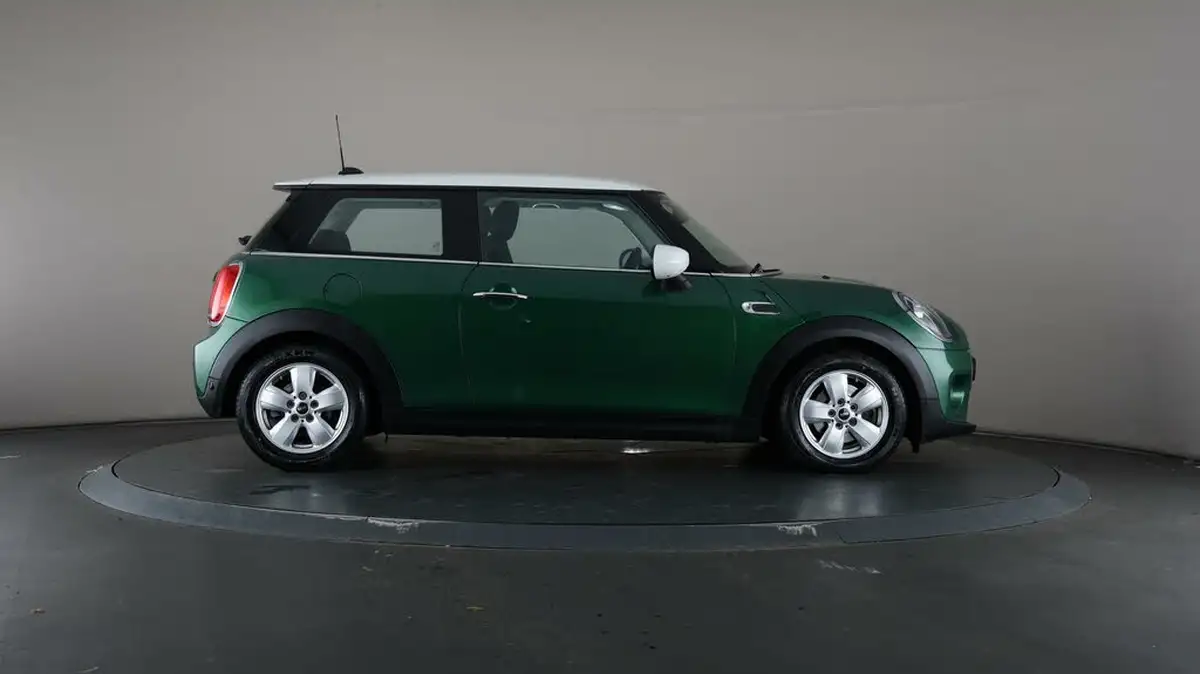 2019-mini-cooper-15-cooper-classic-hatchback-3d-big-52