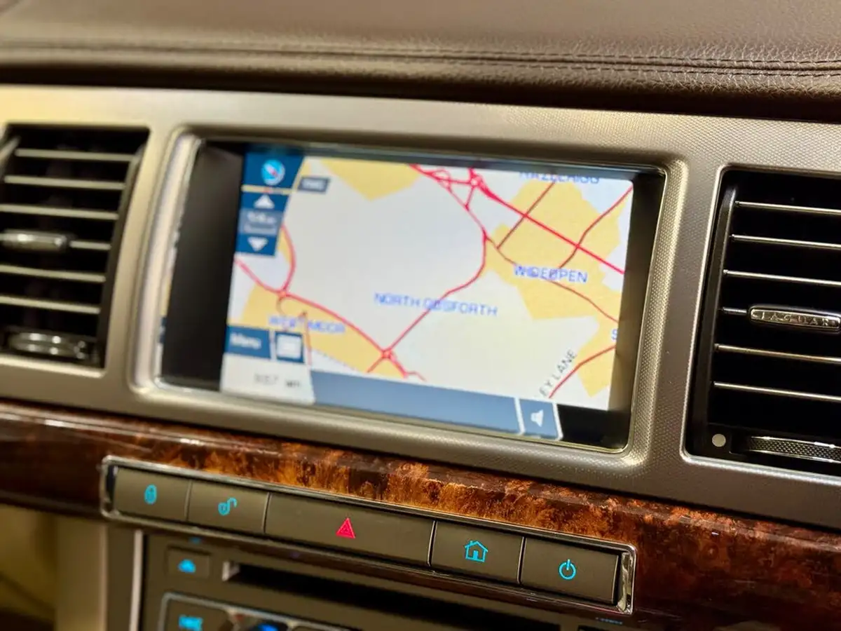 2012-jaguar-xf-30td-s-luxury-275ps-saloon-4d-auto-big-14