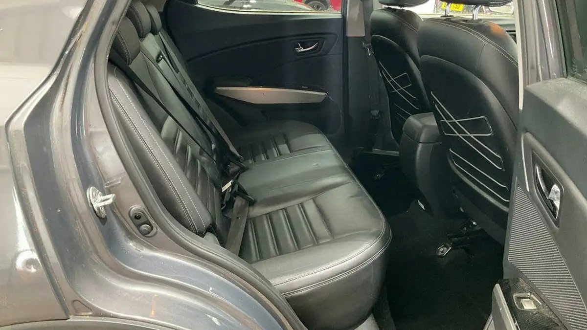 2015-kgm-ssangyong-tivoli-16-elx-big-14