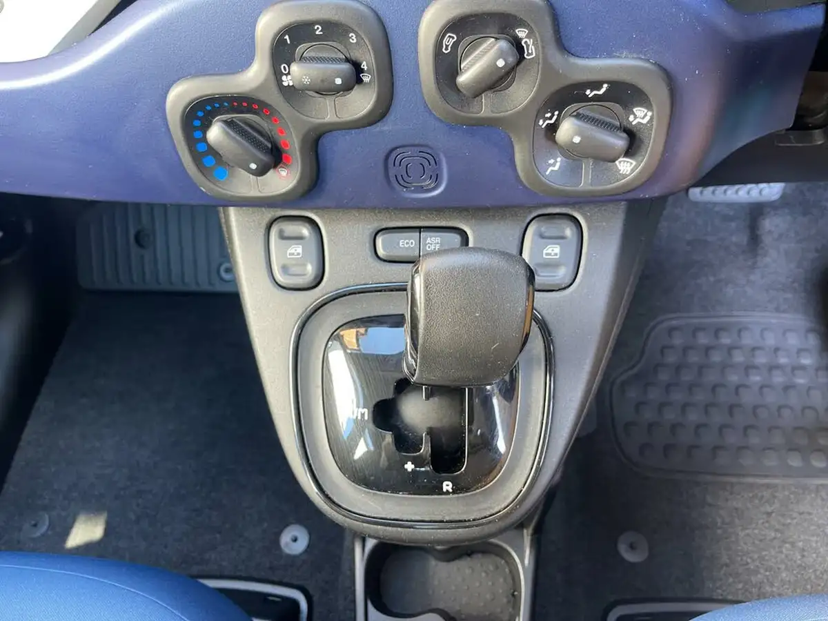 2015-fiat-panda-09-lounge-ss-dualogic-big-32