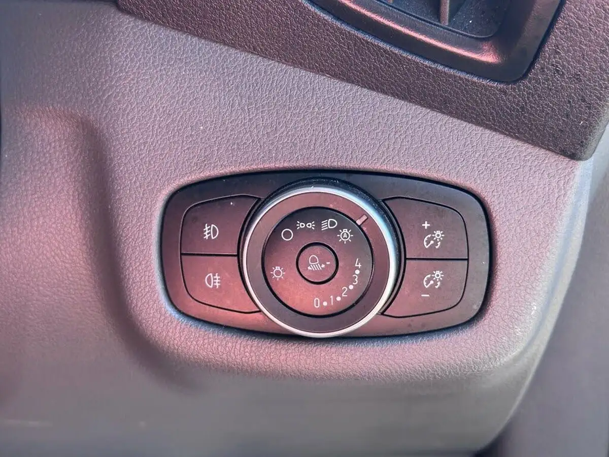 2021-ford-transit-connect-15-ecoblue-l2-250-limited-auto-big-47