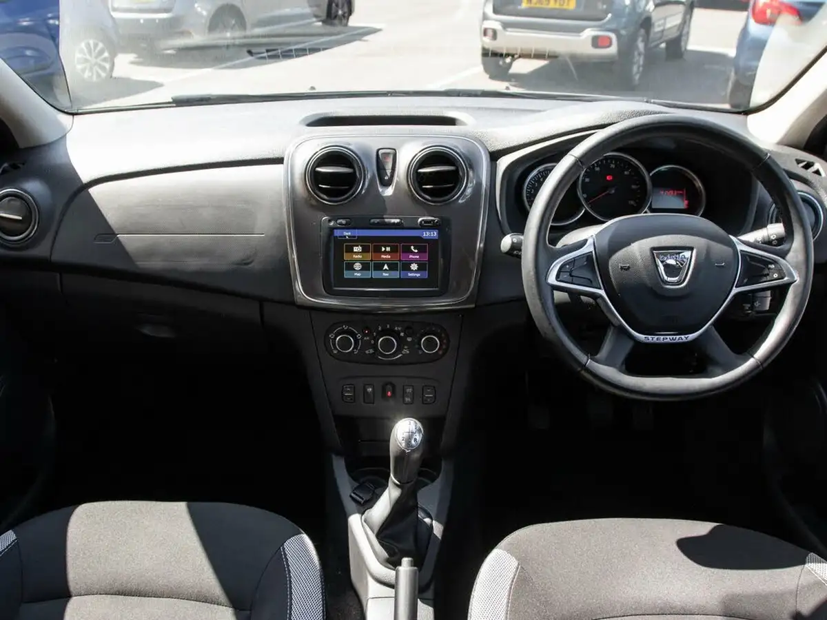 2020-dacia-logan-mcv-stepway-09-tce-comfort-big-2
