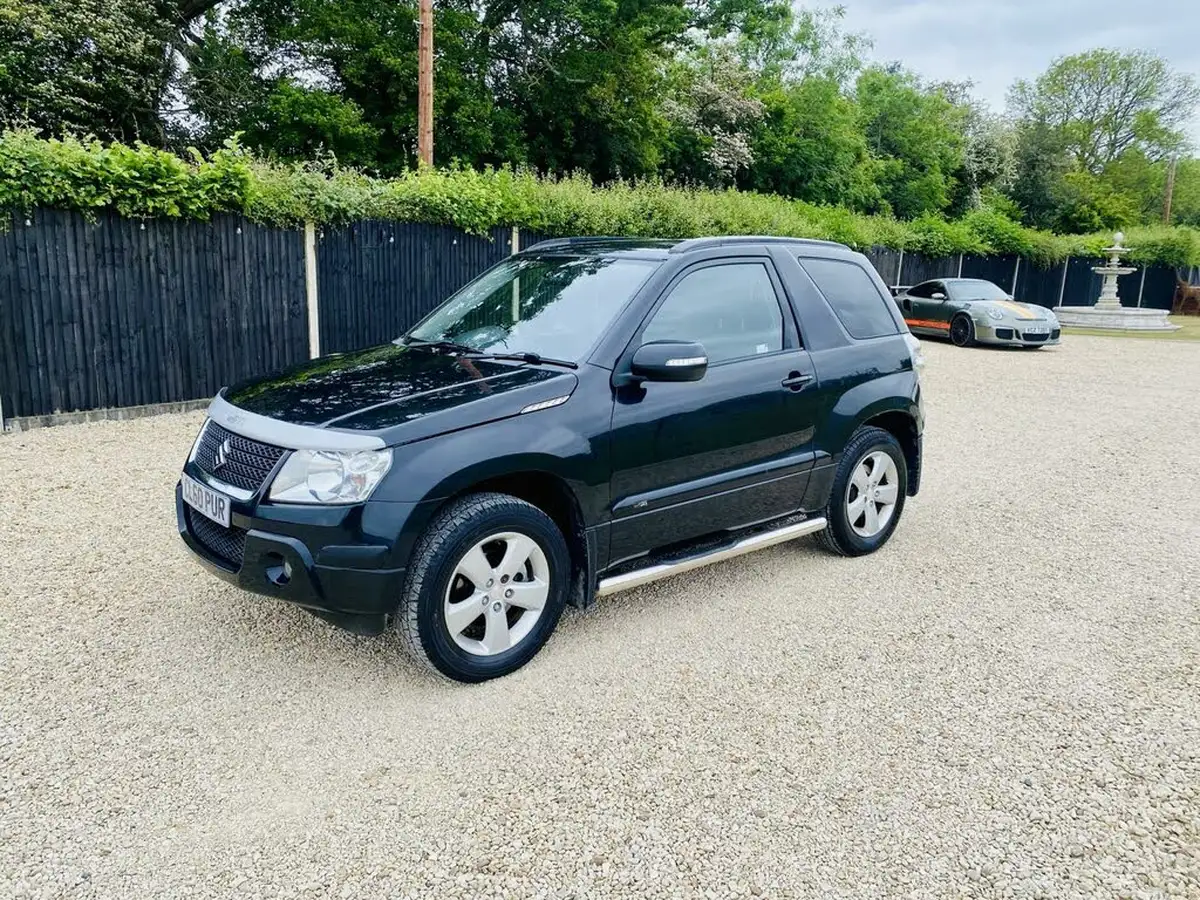 2010-suzuki-grand-vitara-24-sz4-3d-auto-big-4