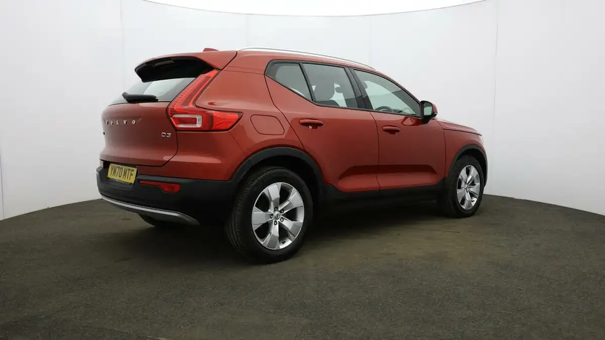 2020-volvo-xc40-20td-d3-momentum-geartronic-big-57
