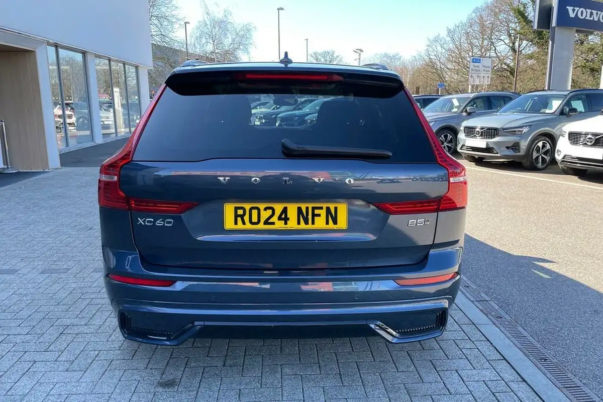 2024-volvo-xc60-20-b5-ultimate-big-7
