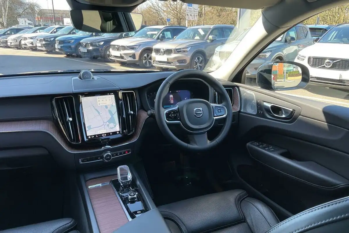 2024-volvo-xc60-20-b5-ultimate-big-31
