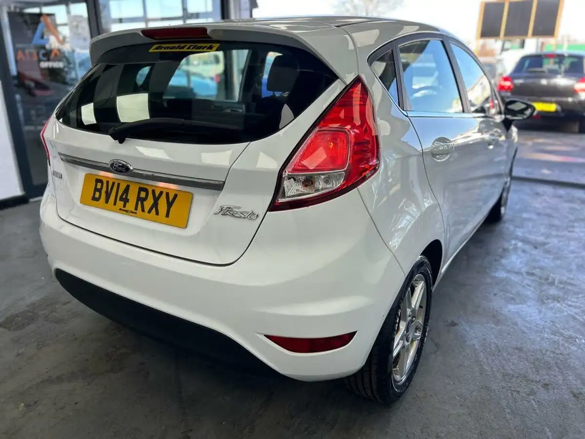 2014-ford-fiesta-10-zetec-100ps-ecoboost-ss-5d-big-3