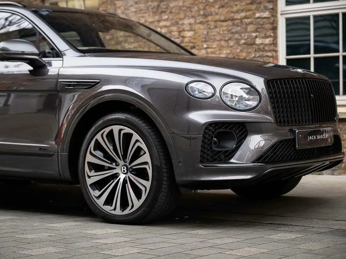 2023-bentley-bentayga-40-v8-extended-wheelbase-azure-big-12