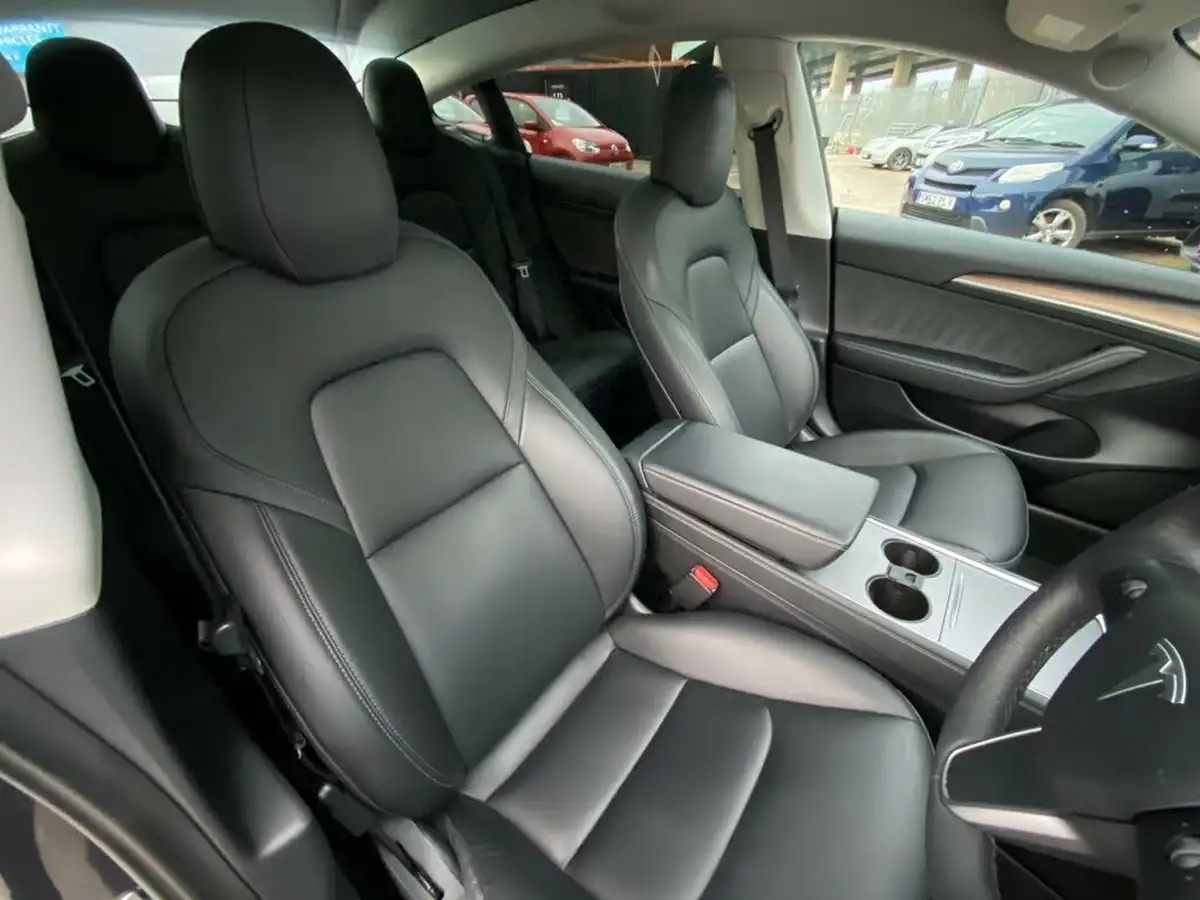 2022-tesla-model-3-e-rwd-big-10