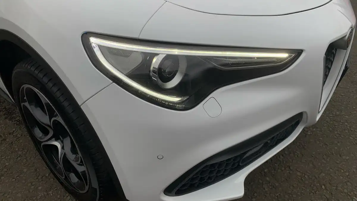 2020-alfa-romeo-stelvio-20-speciale-big-23