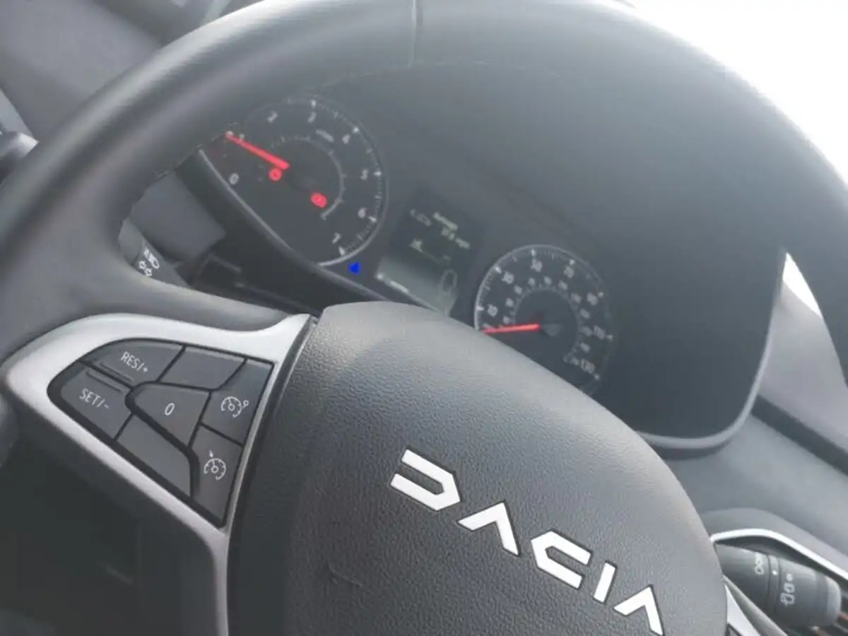 2023-dacia-sandero-stepway-10-tce-essential-90bhp-big-12