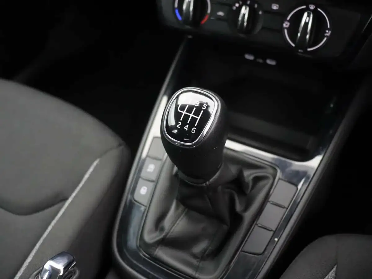 2023-skoda-fabia-10-tsi-se-comfort-110ps-big-32