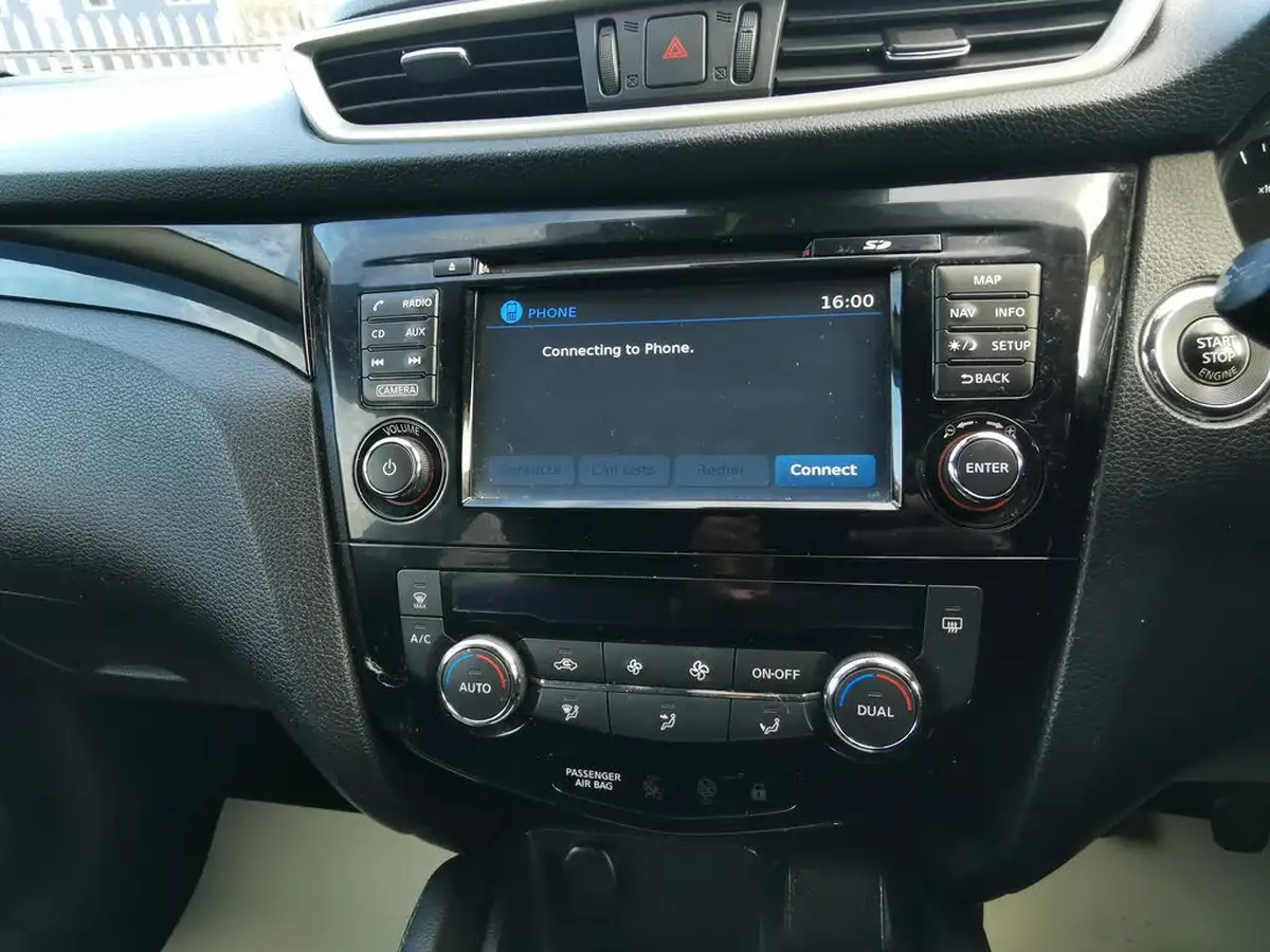 2015-nissan-qashqai-15dci-n-tec-big-16