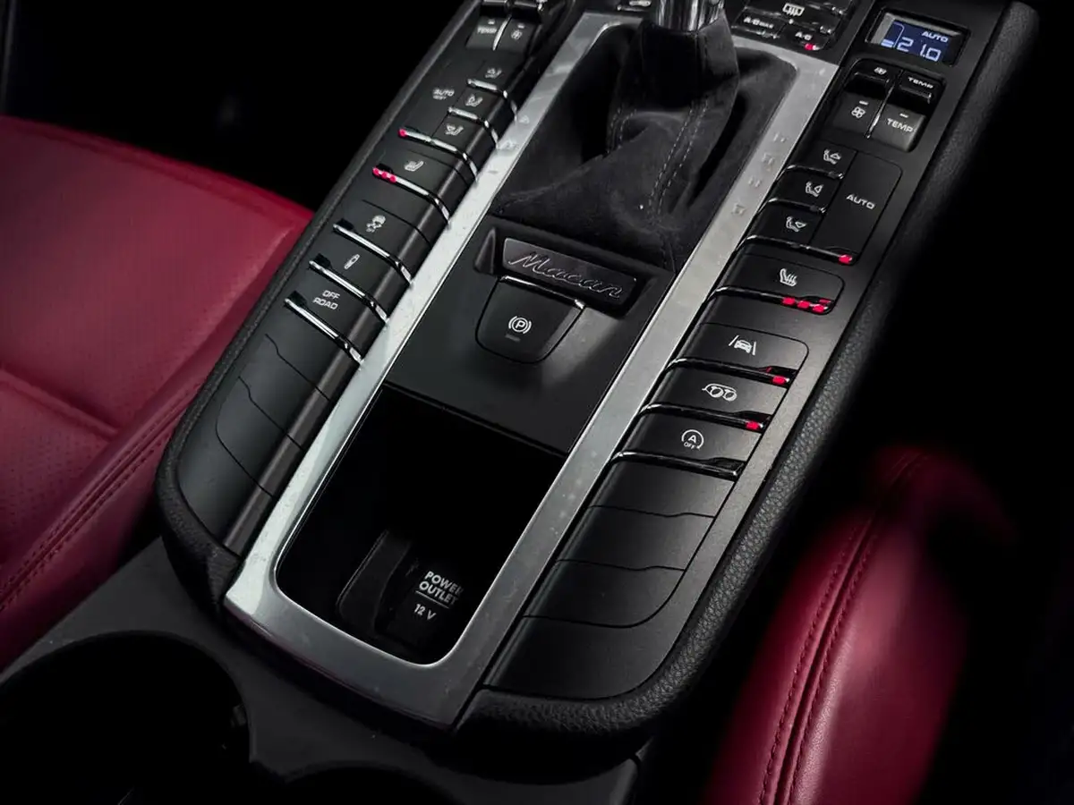 2021-porsche-macan-29-v6-gts-380ps-big-38