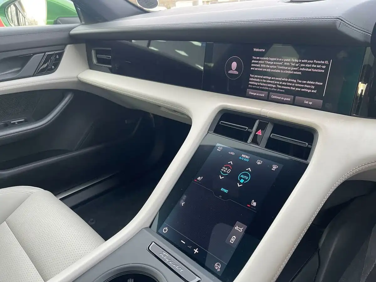 2020-porsche-taycan-e-4s-571ps-performance-battery-plus-big-43