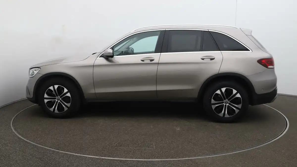 2020-mercedes-benz-glc-class-20-glc300-sport-big-57