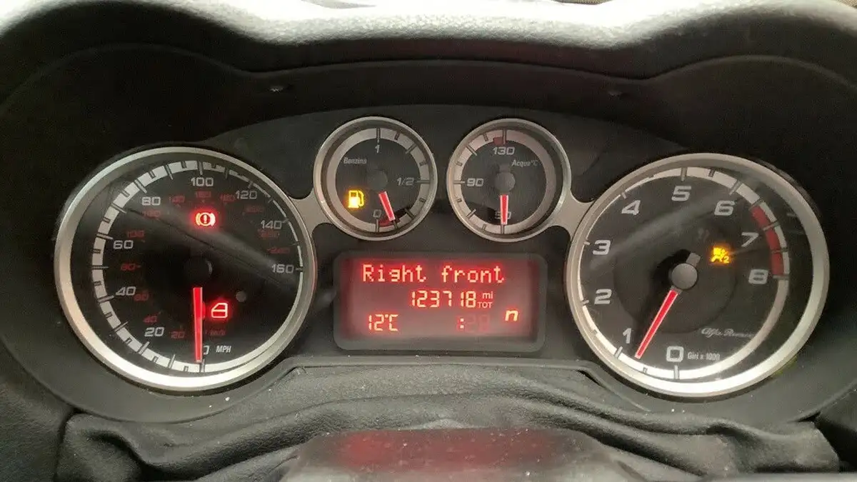 2009-alfa-romeo-mito-14-turismo-120bhp-big-5