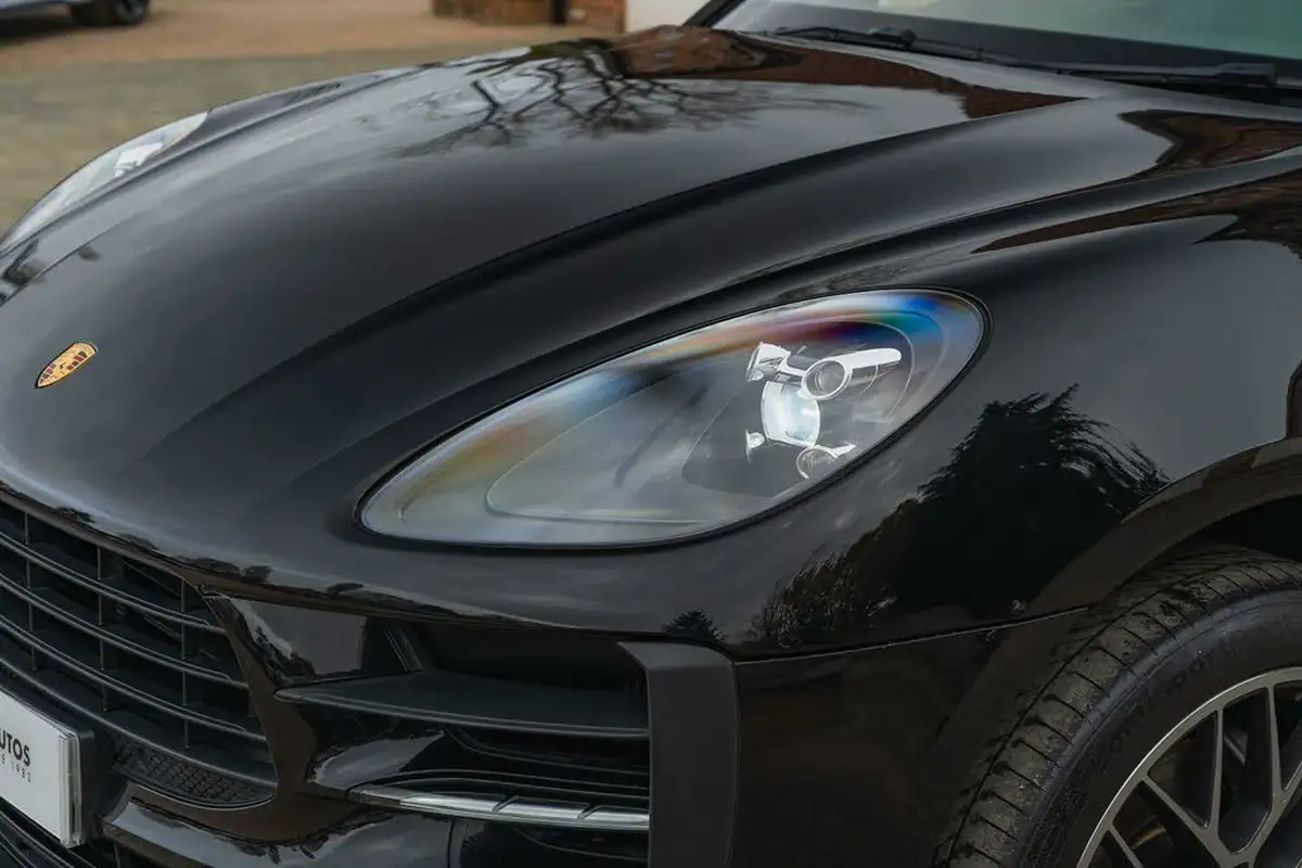 2020-porsche-macan-30-s-big-11