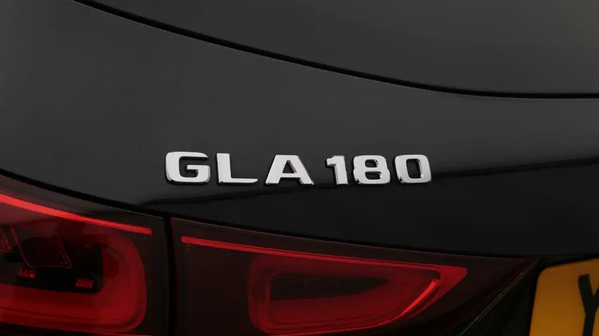 2021-mercedes-benz-gla-class-13-gla-180-amg-line-premium-plus-1332cc-big-22