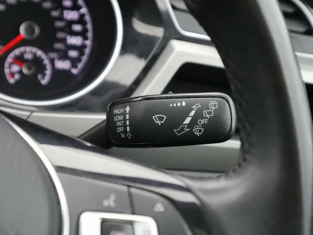 2018-volkswagen-touran-16tdi-se-family-big-35